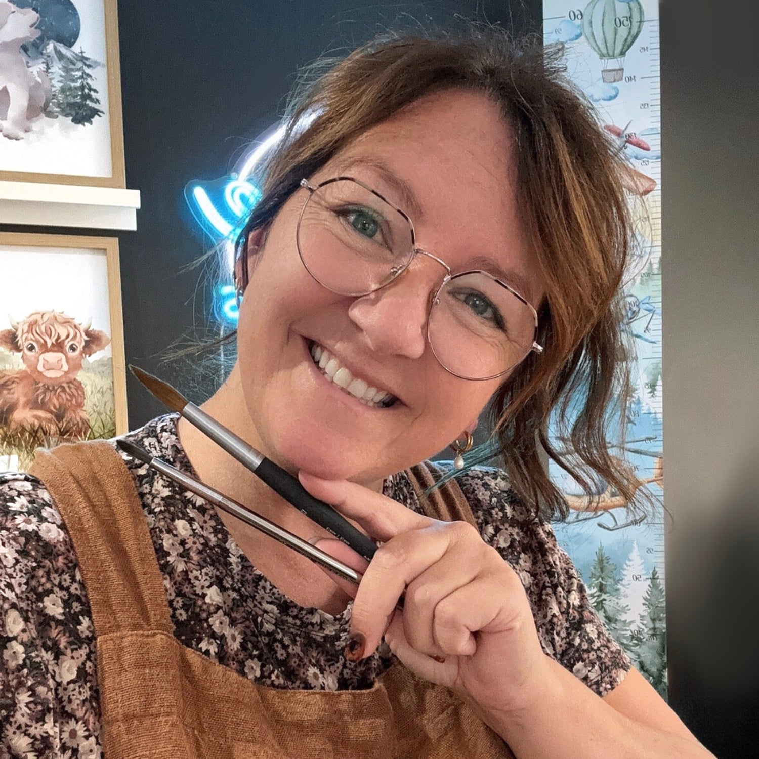 Odette, artiste et fondatrice de Créations Odie, dans son atelier